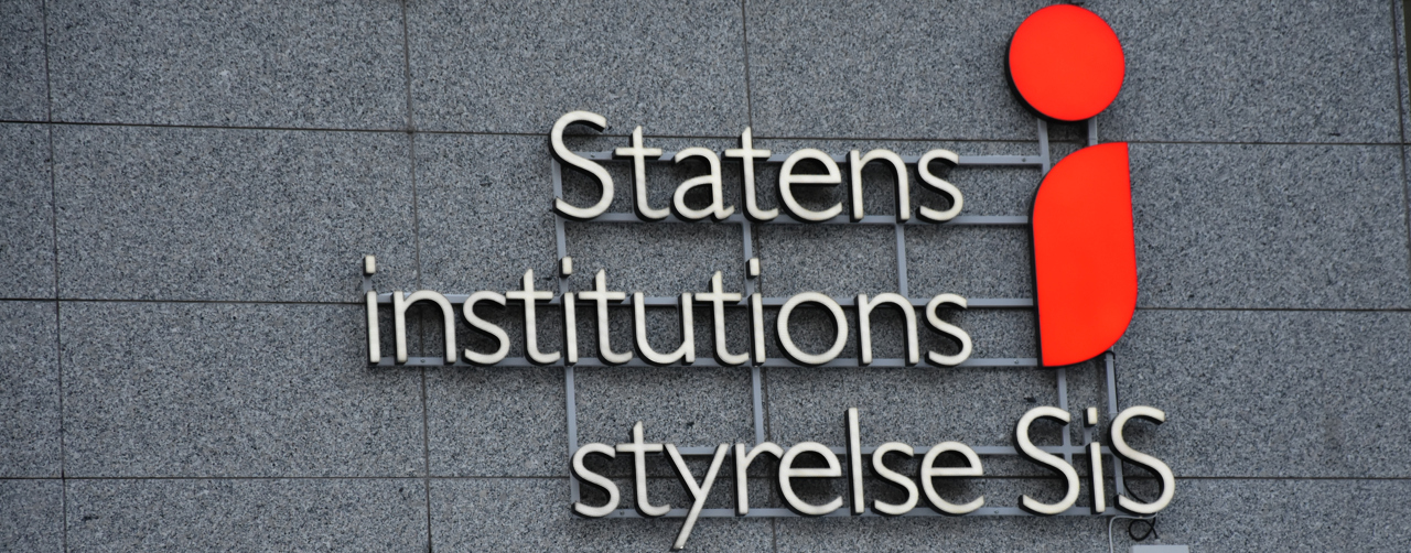 logotyp-sis-pa-huvudkontorets-fasad.jpg